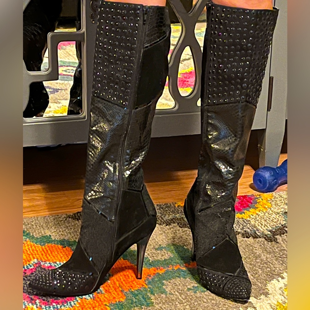 Carlos Santana Regal Black stiletto boots